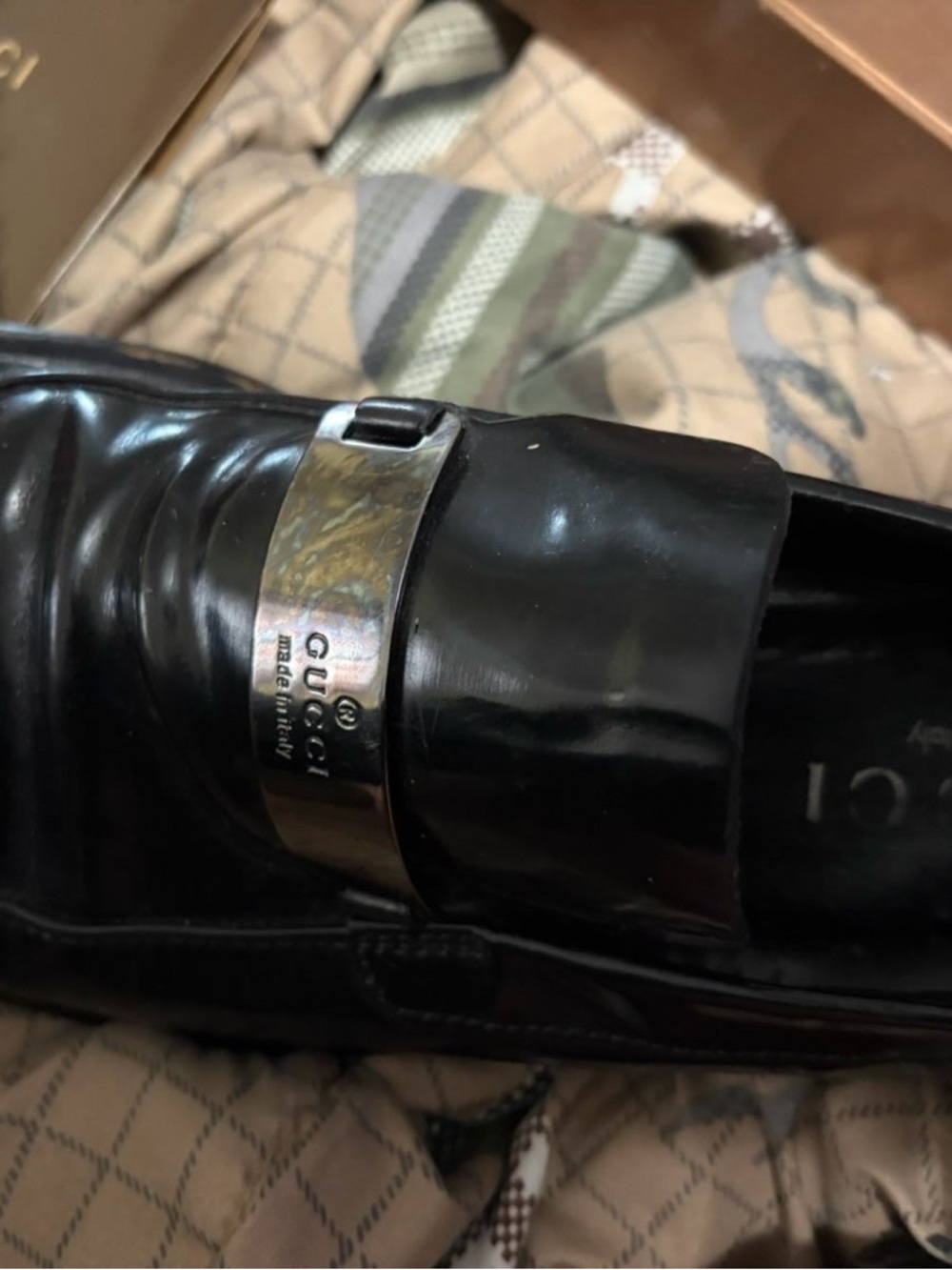 Gucci Black Leather Loafer with Silver Logo Band - Picture 2 of 8